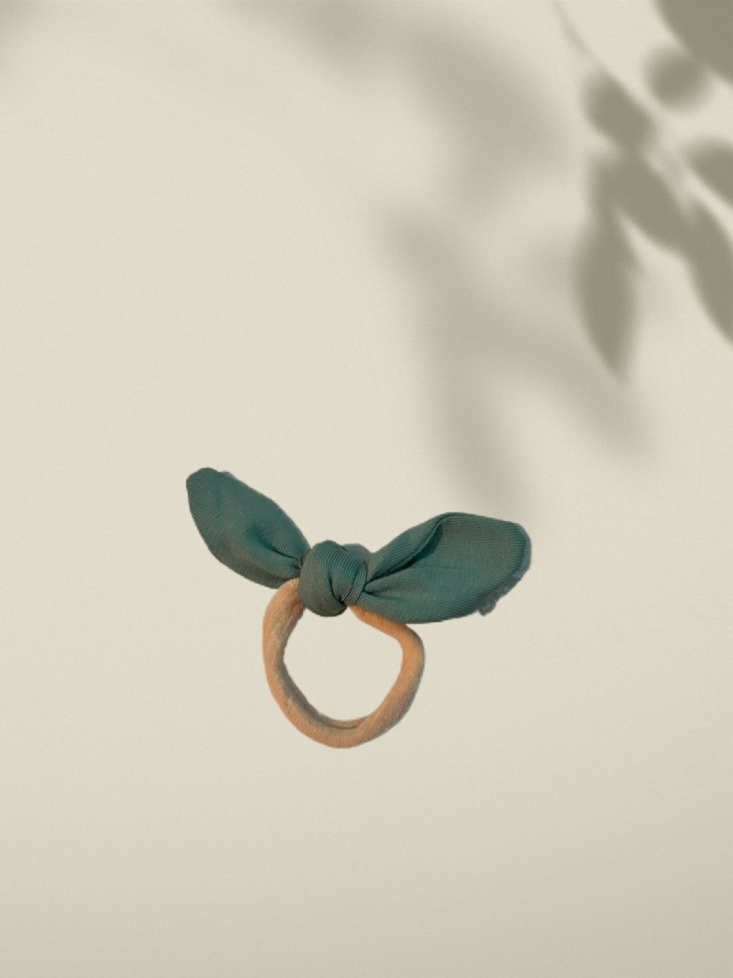 Haargummi mit Schleife grün