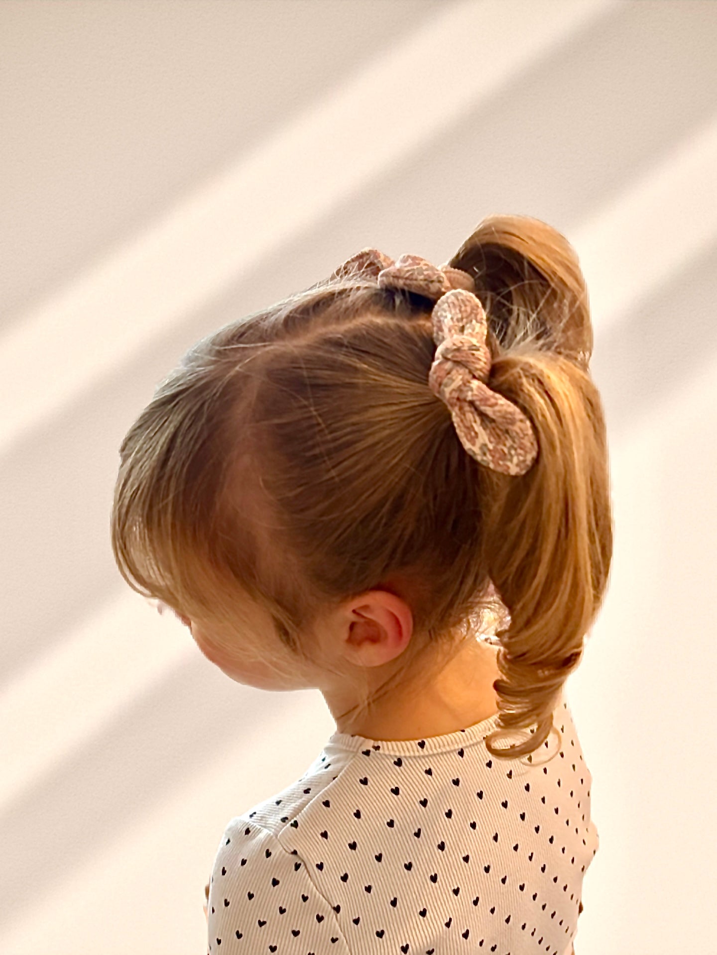 Haargummi mit Schleife Blumen